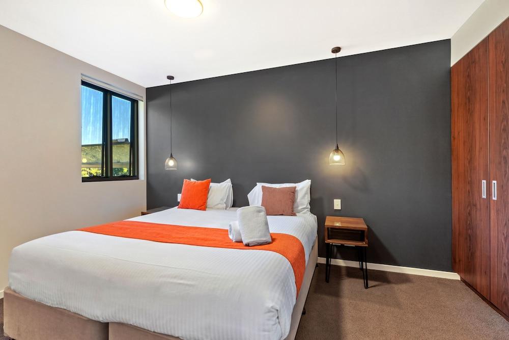 Altitude On מונטוויל מראה חיצוני תמונה A bedroom at the hotel