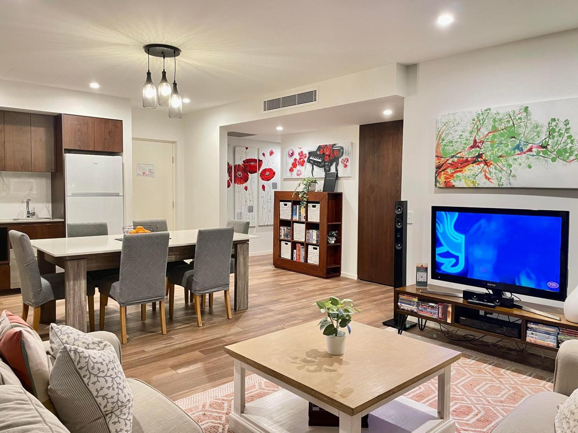 Altitude On מונטוויל חדר תמונה A typical apartment at The Residence