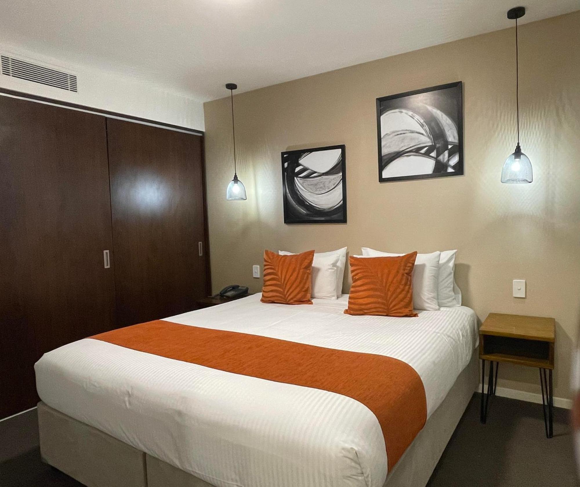 Altitude On מונטוויל חדר תמונה A bedroom at the hotel