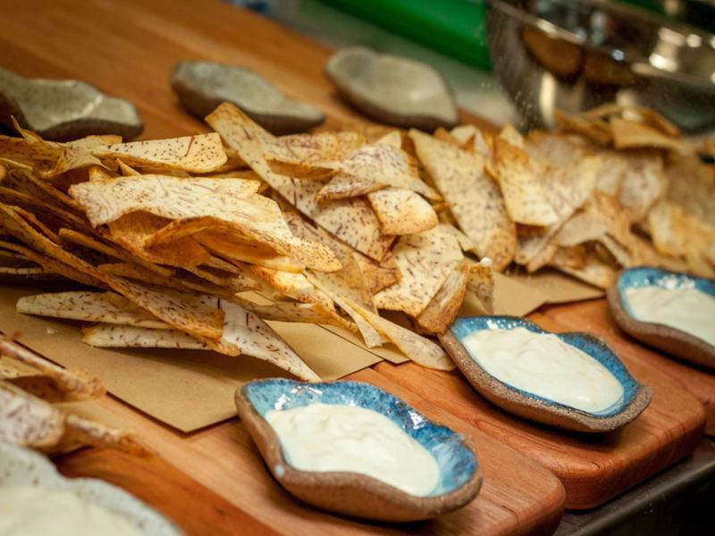 Altitude On מונטוויל מראה חיצוני תמונה Baked pita chips