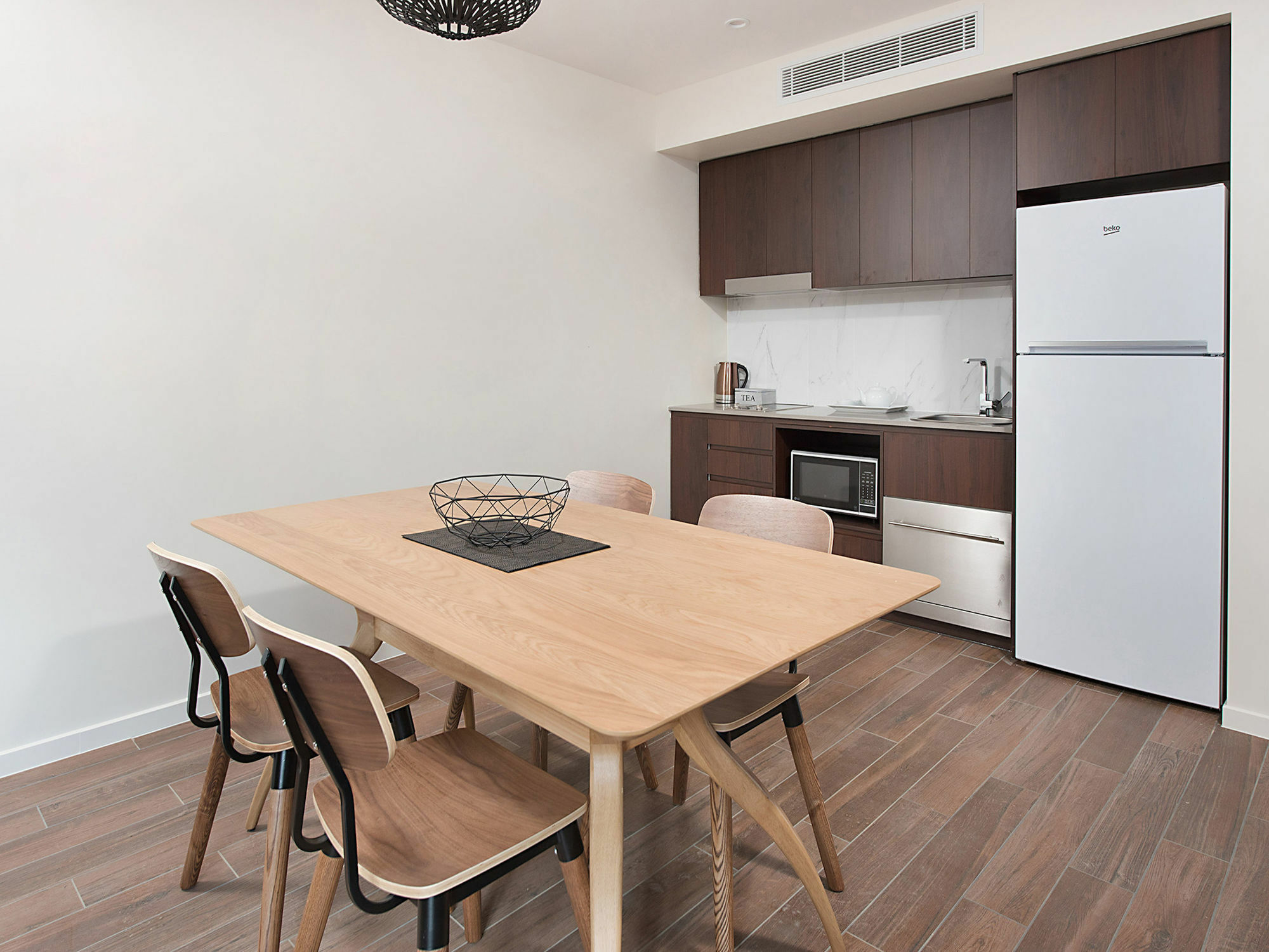 Altitude On מונטוויל מראה חיצוני תמונה A kitchen in a student apartment at the University of Adelaide
